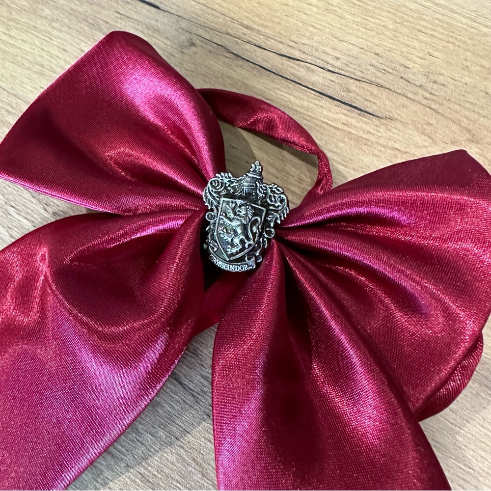 Harry Potter hair bow gryffindor red scarlet silk hair tie accessory - Picture 4 of 5